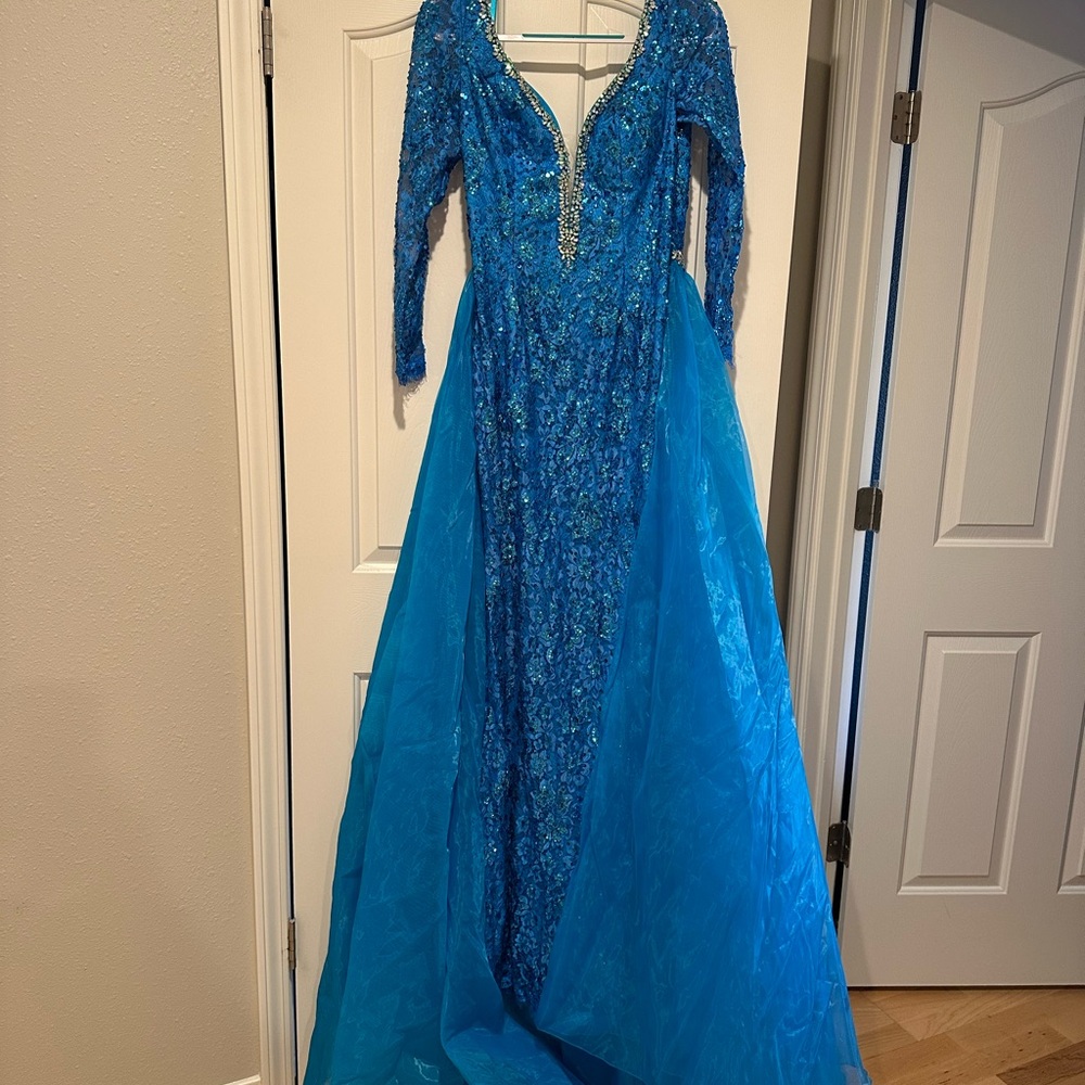 Elegant Blue Long Sleeve Dress